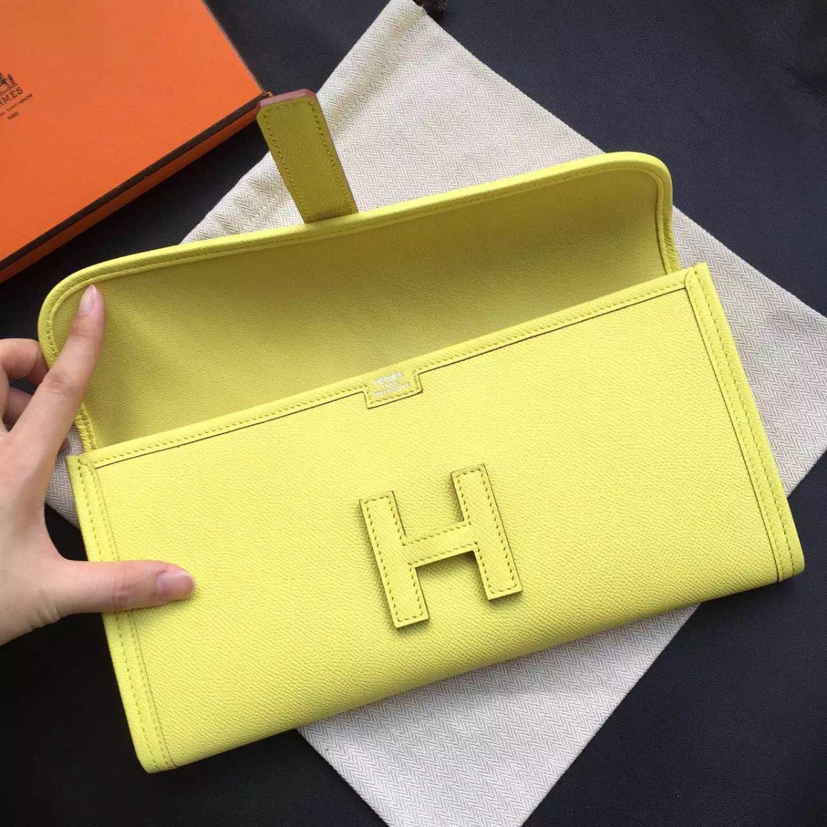 Hermes Jige Elan 29 Clutch Bag In Yellow Epsom Calfskin - Image 6