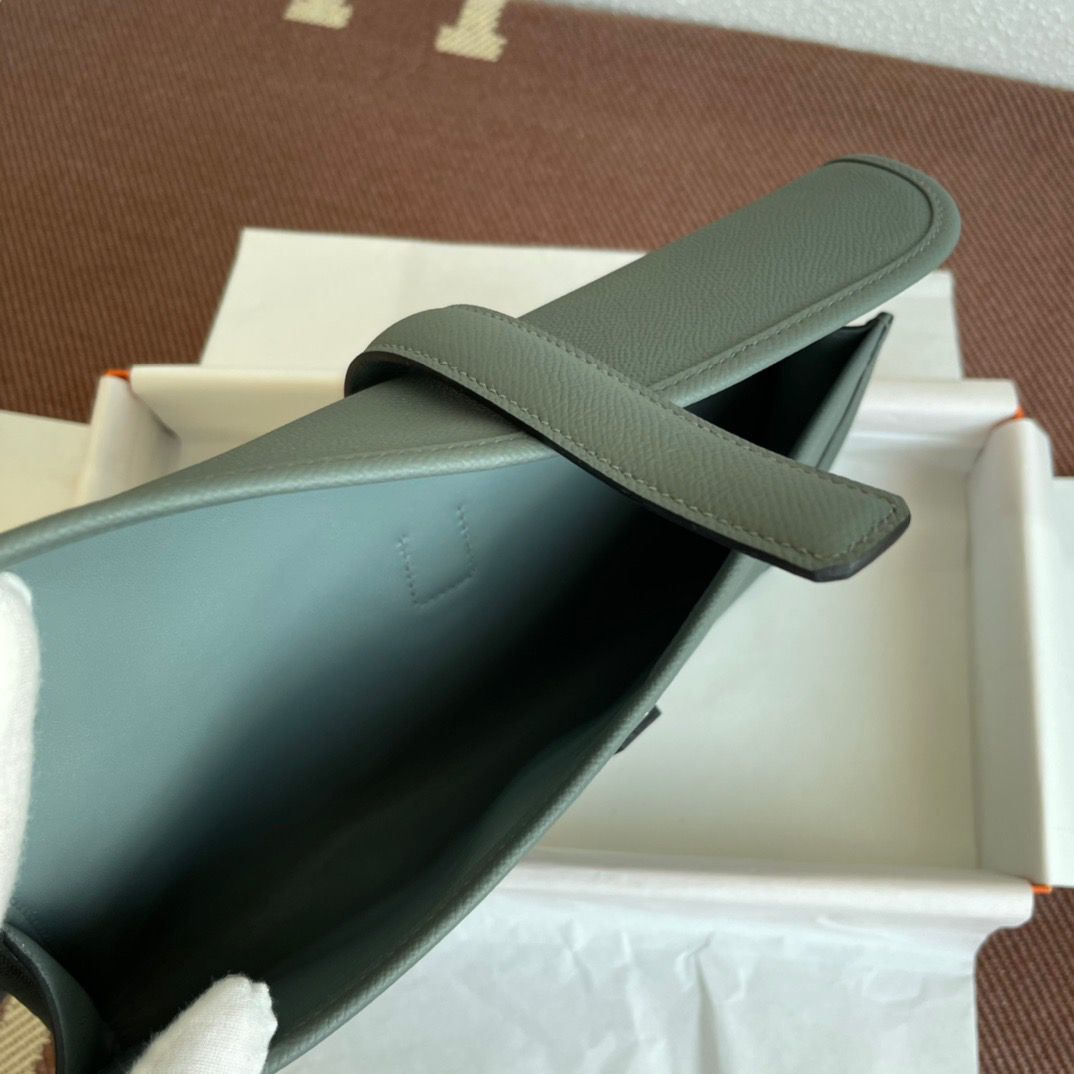 Hermes Jige Elan 29 Clutch Bag In Vert Amande Epsom Leather - Image 8