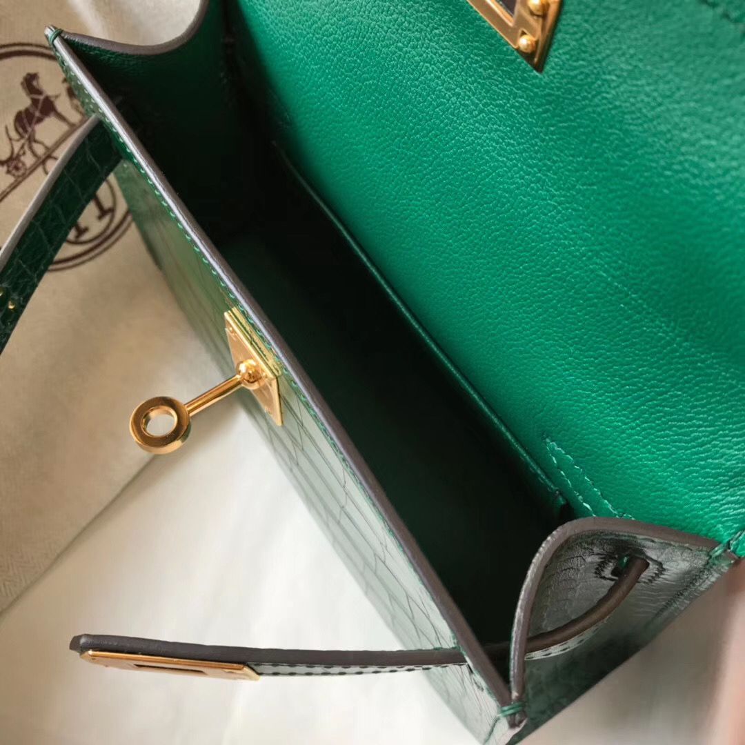 Hermes Kelly Mini II Handmade Bag In Green Crocodile Embossed Leather - Image 6
