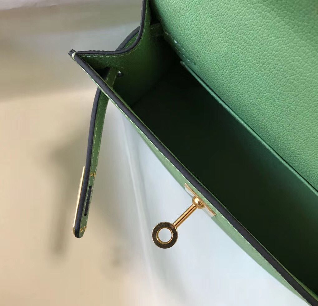 Hermes Kelly Mini II Bag In Vert Criquet Epsom Leather GHW - Image 9