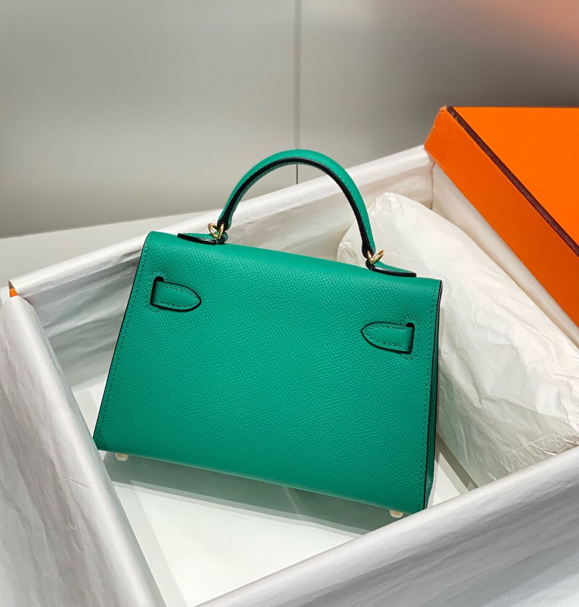 Hermes Kelly Mini II Bag In Vert Jade Epsom Leather GHW - Image 4