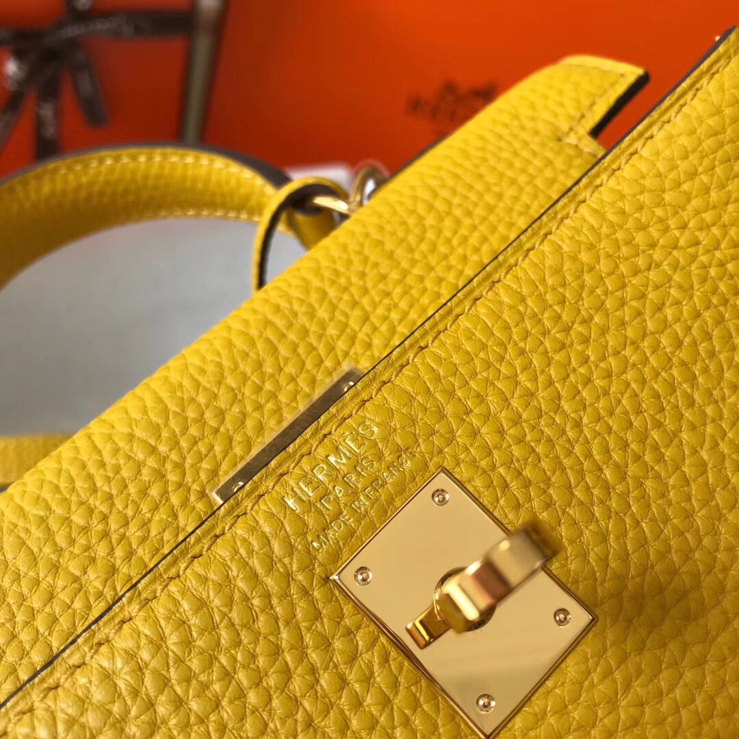 Hermes Kelly 20cm Bag In Yellow Clemence Leather GHW - Image 7