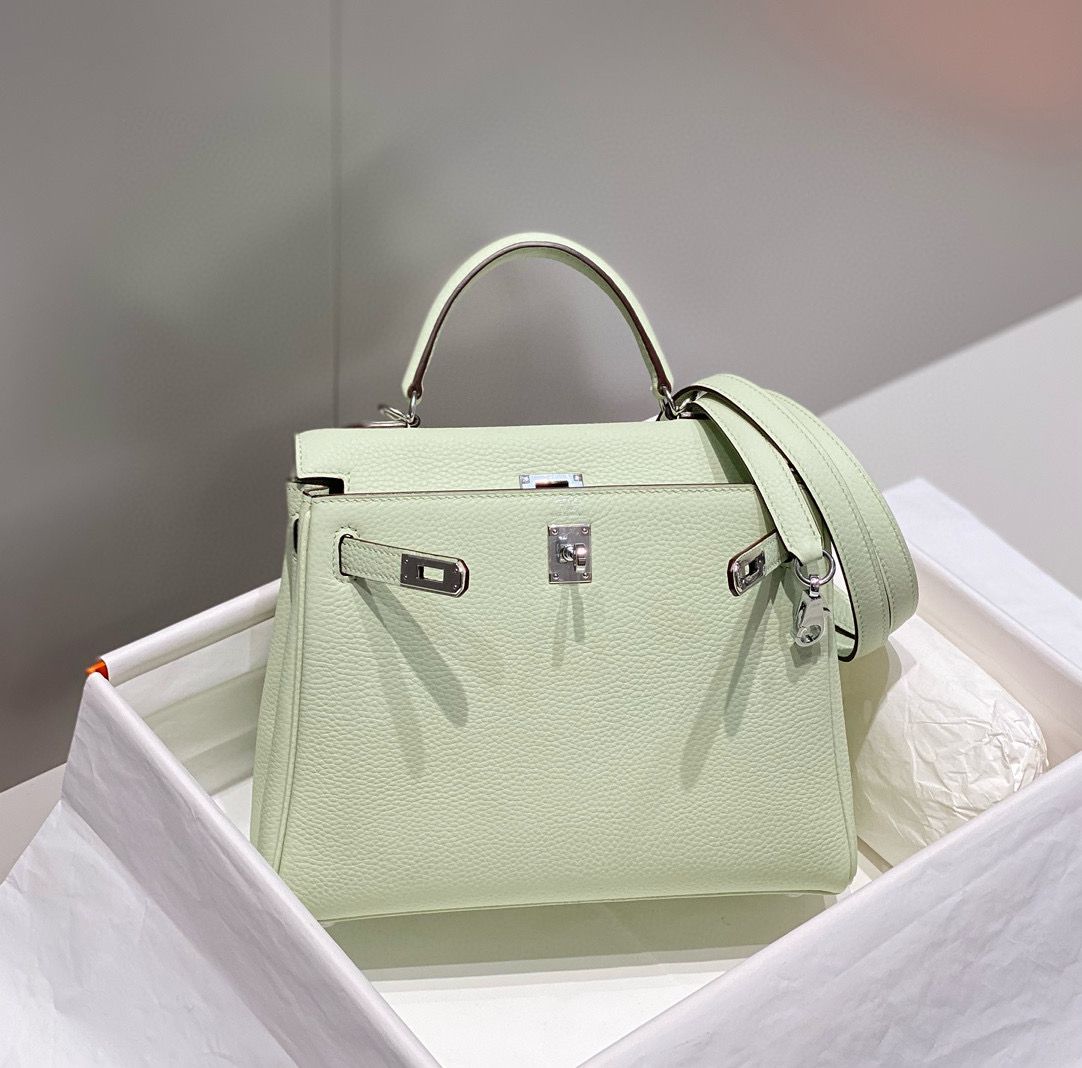 Hermes Kelly 25cm Retourne Bag In Vert Fizz Clemence Leather - Image 5