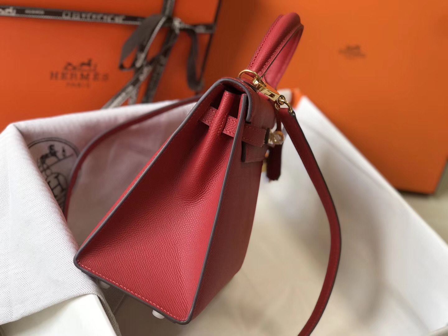 Hermes Kelly 25cm Sellier Bag In Red Epsom Leather - Image 4