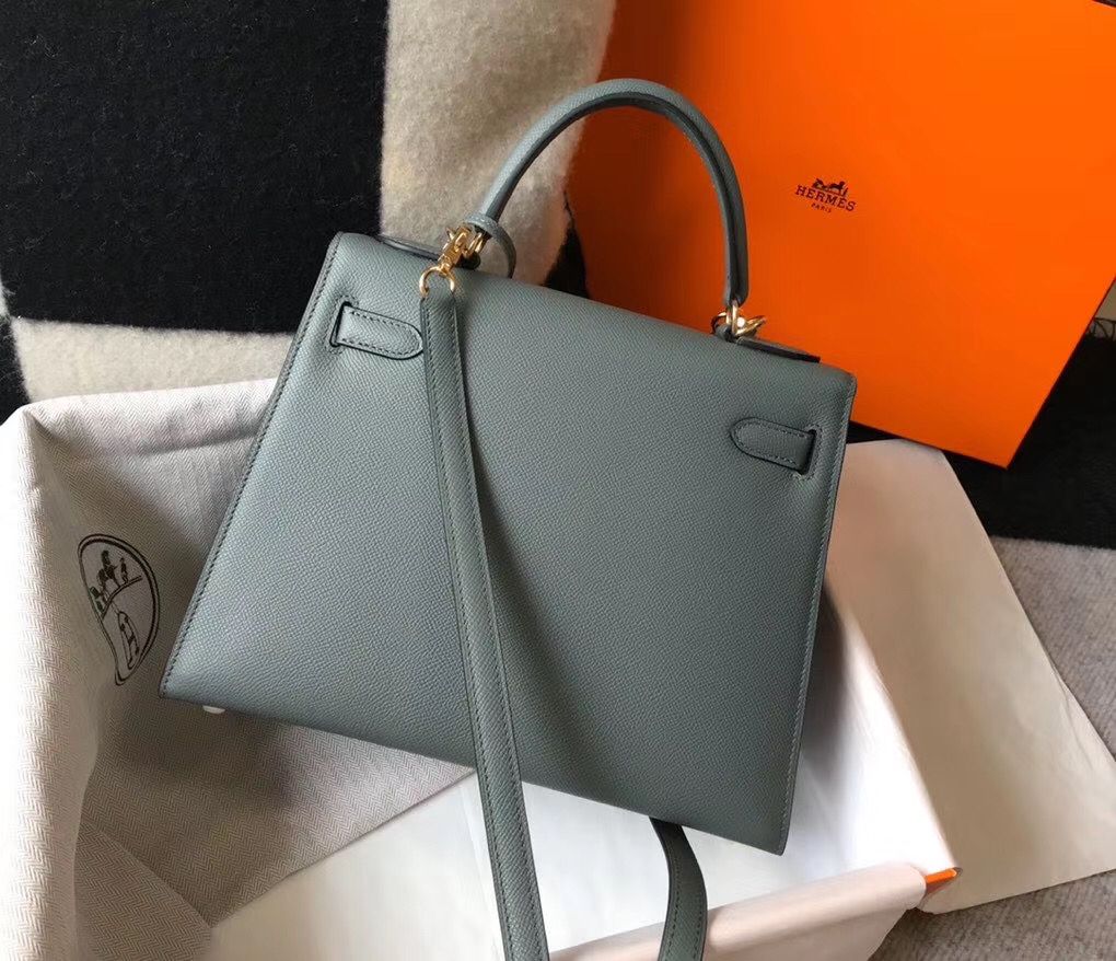 Hermes Kelly 28cm Bag In Vert Amande Epsom Leather GHW - Image 3