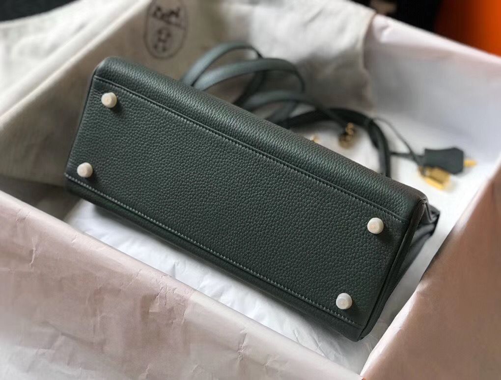 Hermes Kelly 32cm Bag In Vert Amande Clemence Leather GHW - Image 4