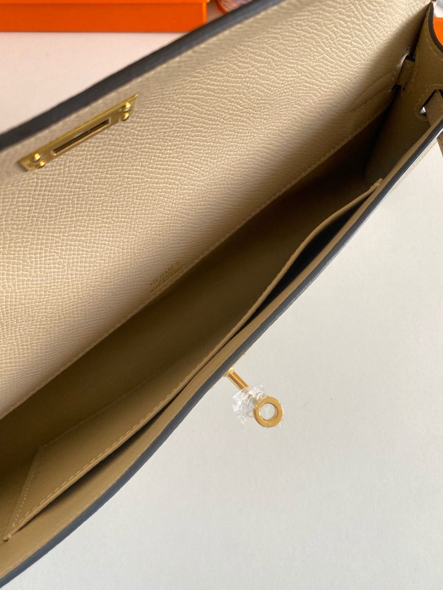 Hermes Kelly Cut Handmade Bag in Tourterelle Epsom Calfskin - Image 8