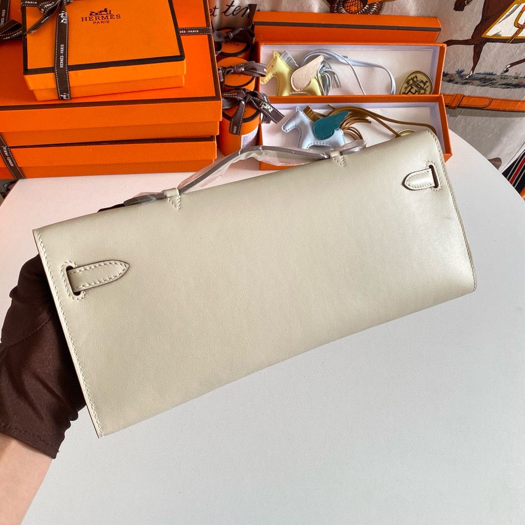 Hermes Kelly Cut Handmade Bag in Craie Swift Leather - Image 3