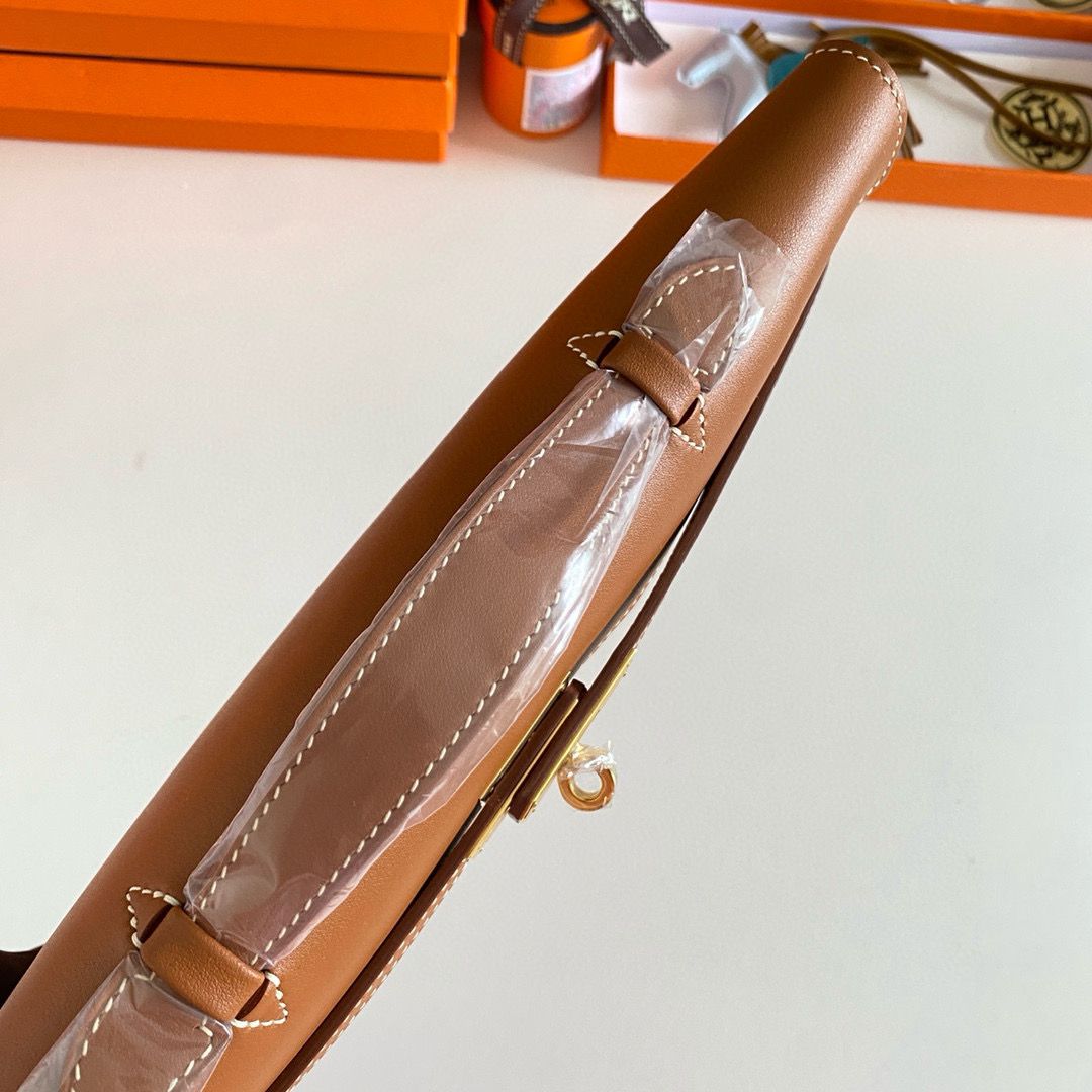 Hermes Kelly Cut Handmade Bag in Gold Swift Calfskin - Image 6