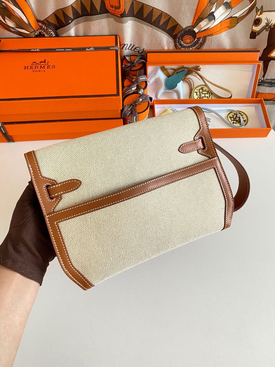 Hermes Kelly Depeches 25 Pouch in Ecru Toile - Image 3