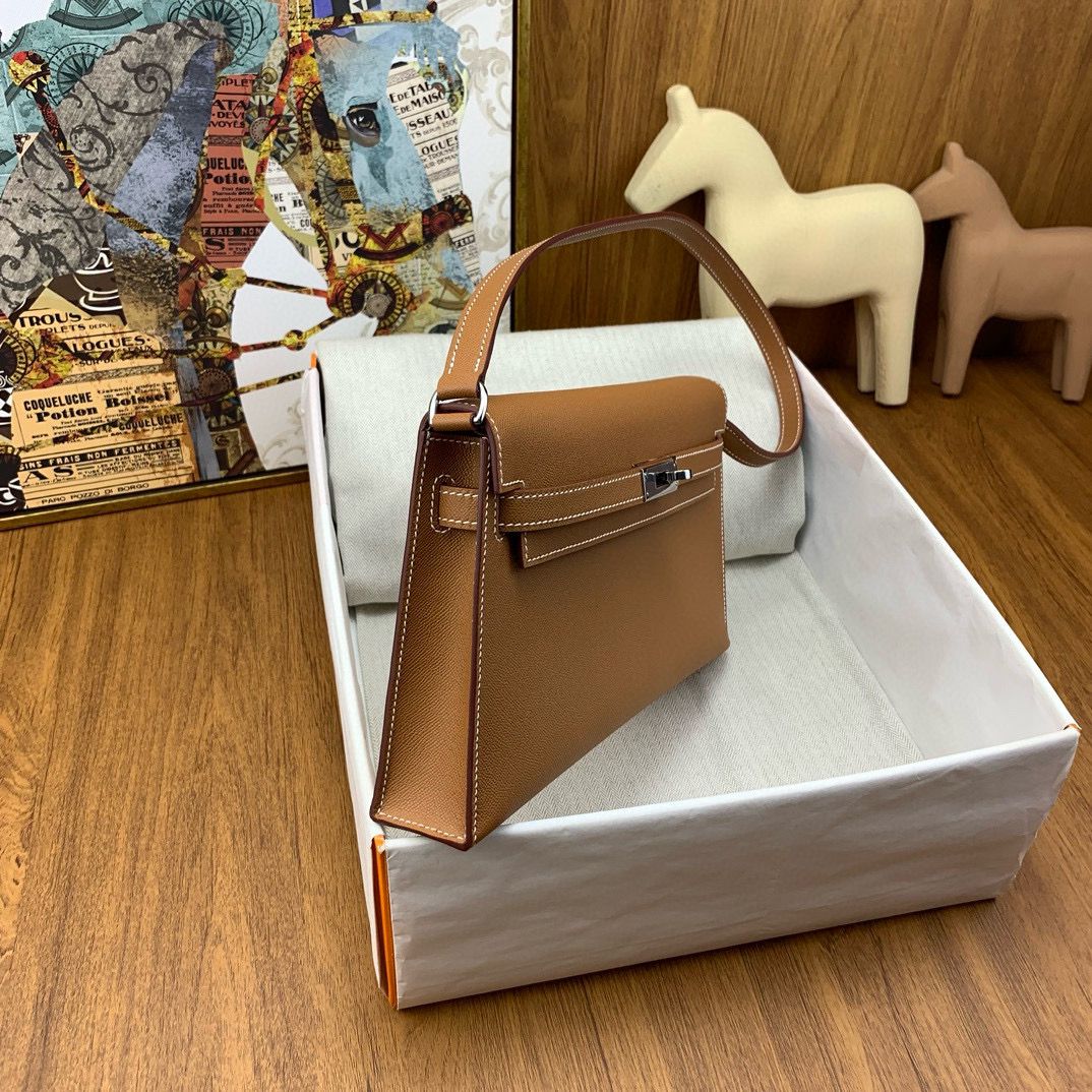 Hermes Kelly Elan Handmade Bag In Gold Epsom Leather - Image 9