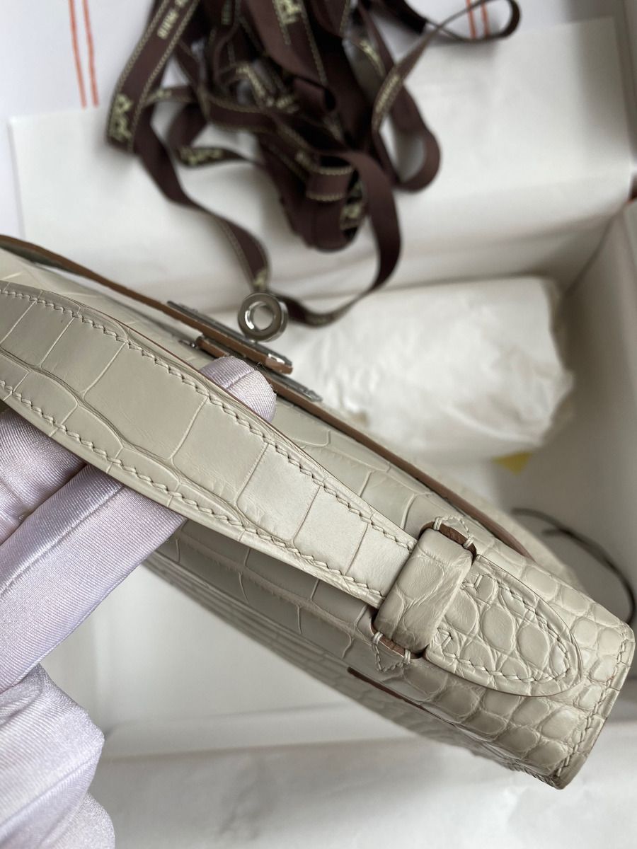 Hermes Kelly Pochette Handmade Bag In Beton Matte Alligator Leather - Image 7