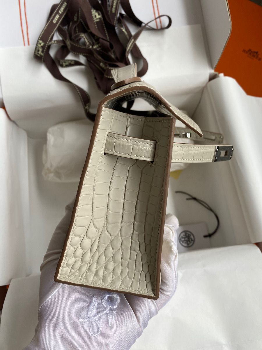 Hermes Kelly Pochette Handmade Bag In Beton Matte Alligator Leather - Image 8