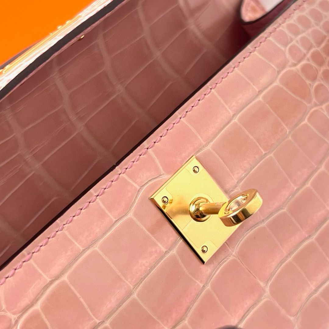 Hermes Kelly Pochette Handmade Bag In Nude Shiny Alligator Leather - Image 7