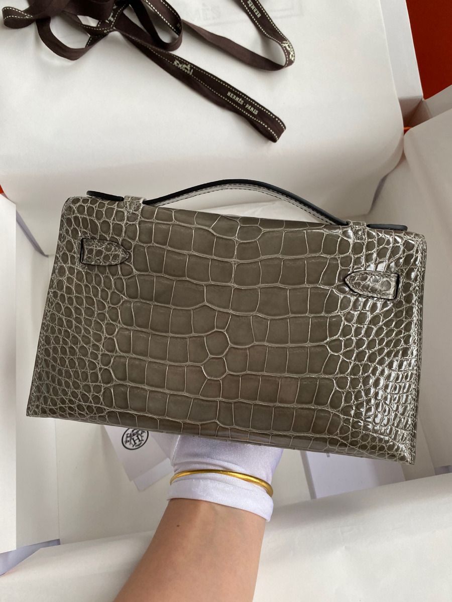 Hermes Kelly Pochette Handmade Bag In Taupe Shiny Alligator Leather - Image 3