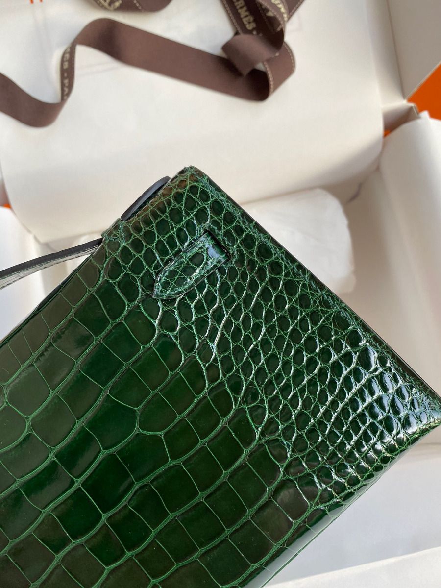 Hermes Kelly Pochette Handmade Bag In Vert Fonce Shiny Alligator Leather - Image 6