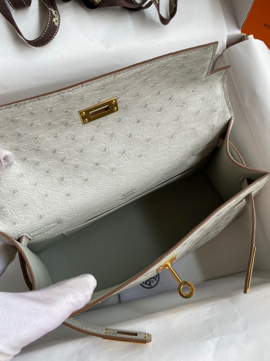 Hermes Kelly Pochette Handmade Bag In Pearl Grey Ostrich Leather - Image 8