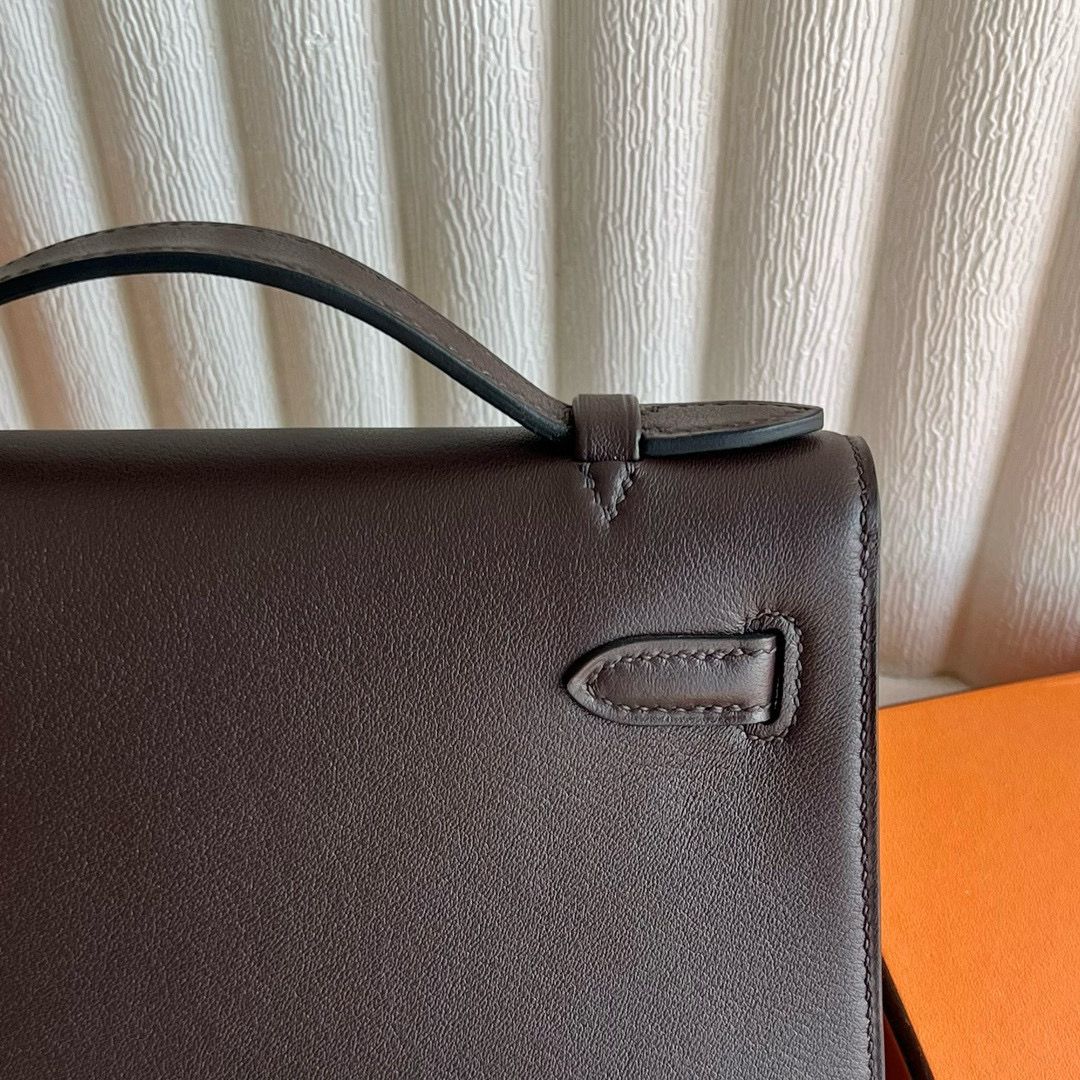 Hermes Kelly Pochette Handmade Bag in Ebene Swift Calfskin - Image 6