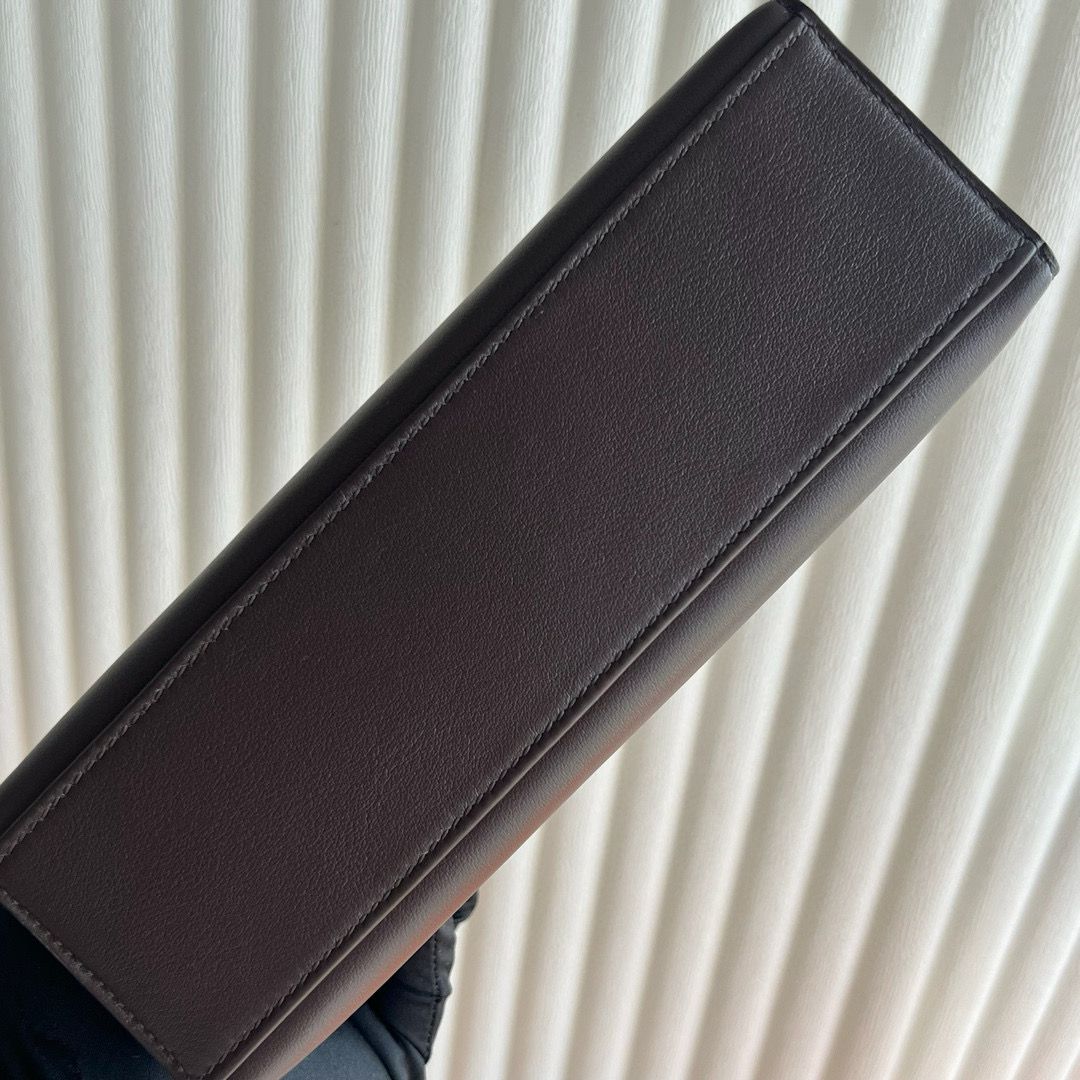 Hermes Kelly Pochette Handmade Bag in Ebene Swift Calfskin - Image 9