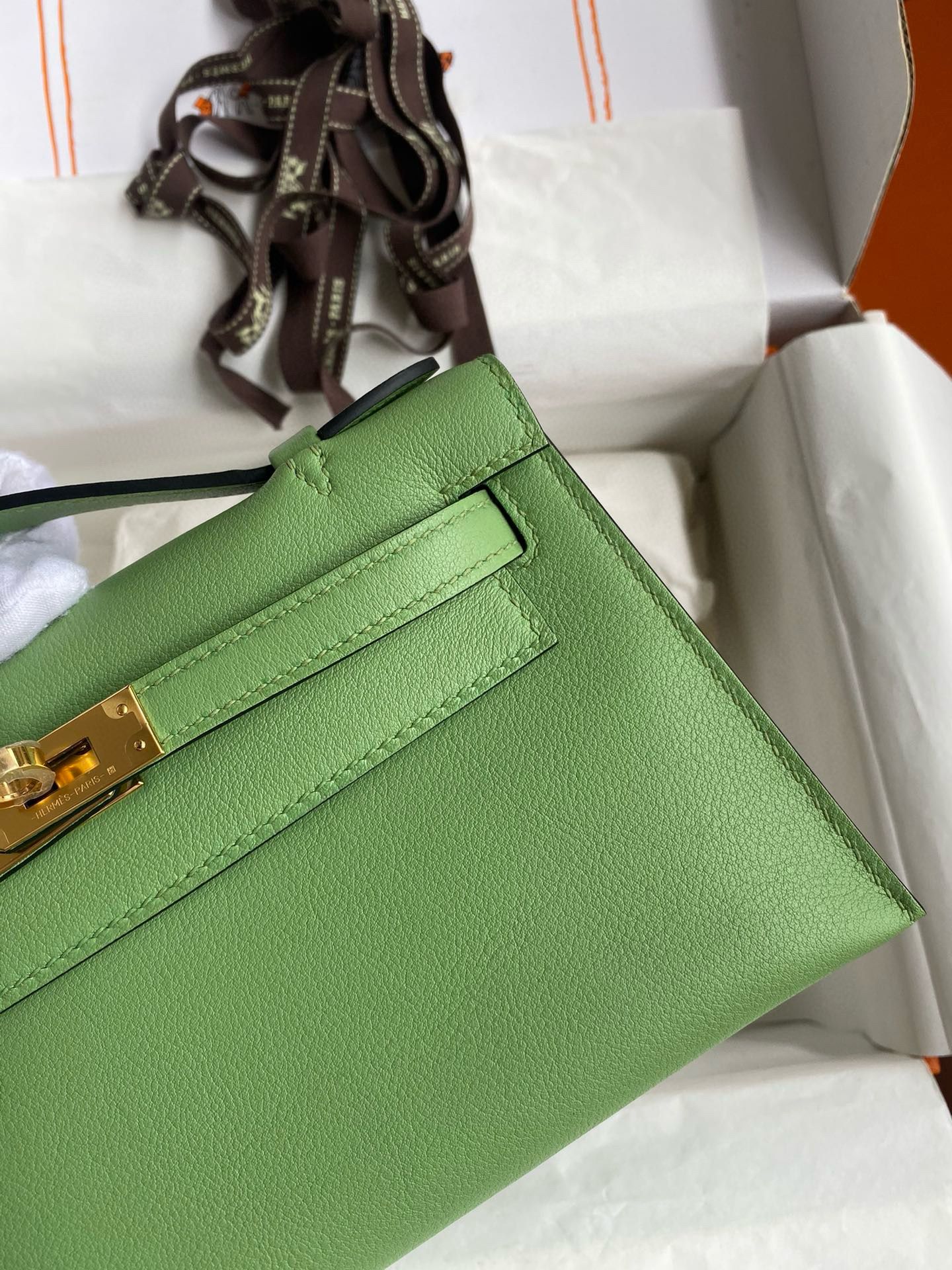 Hermes Kelly Pochette Handmade Bag in Vert Criquet Swift Calfskin - Image 5