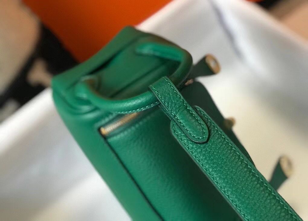 Hermes Lindy Mini Bag In Green Clemence Leather GHW - Image 5