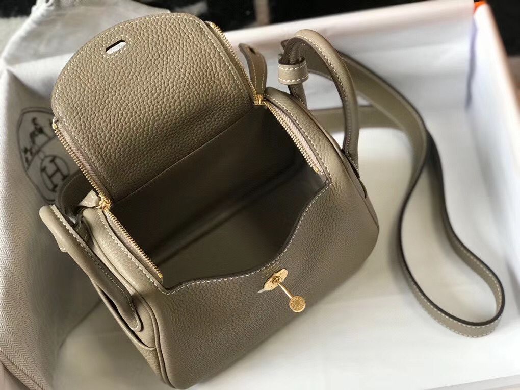 Hermes Lindy Mini Bag In Tourterelle Clemence Leather GHW - Image 8