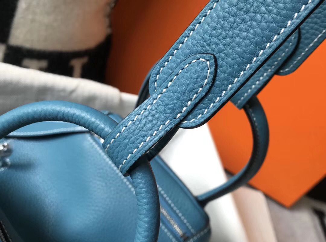 Hermes Lindy 26cm Bag In Blue Jean Clemence Leather PHW - Image 4