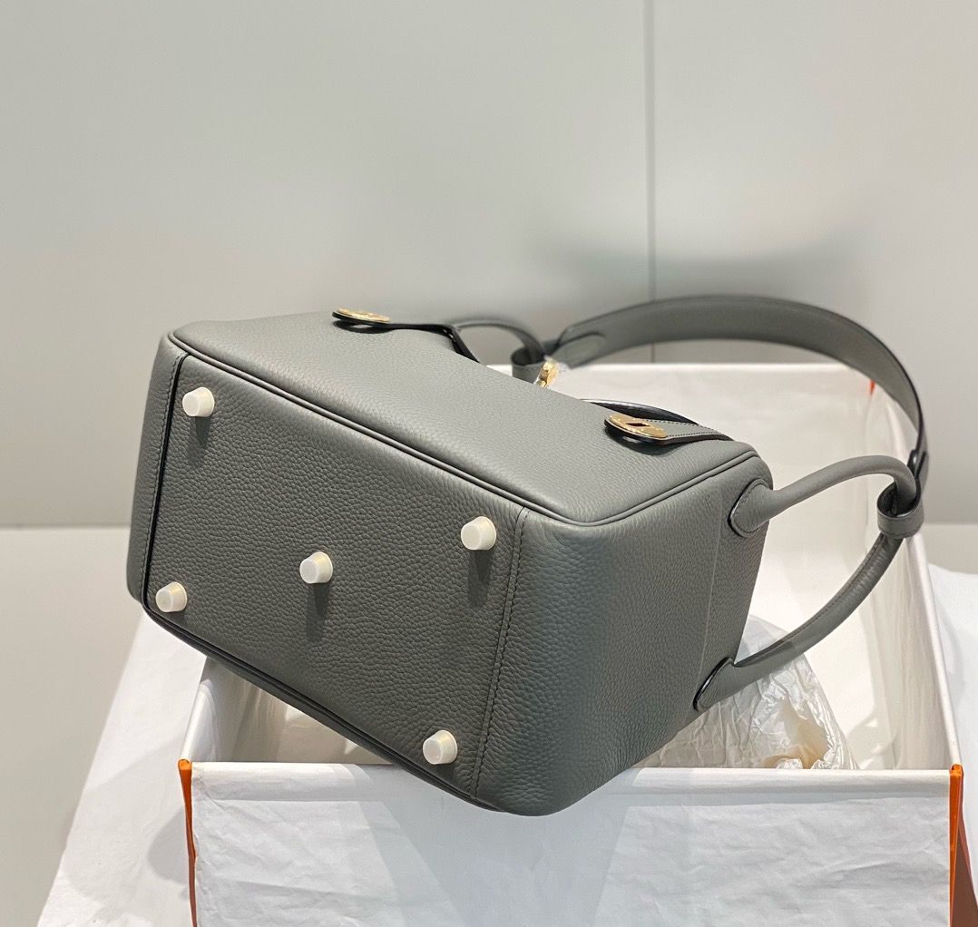 Hermes Lindy 26cm Bag In Gris Meyer Clemence Leather GHW - Image 6