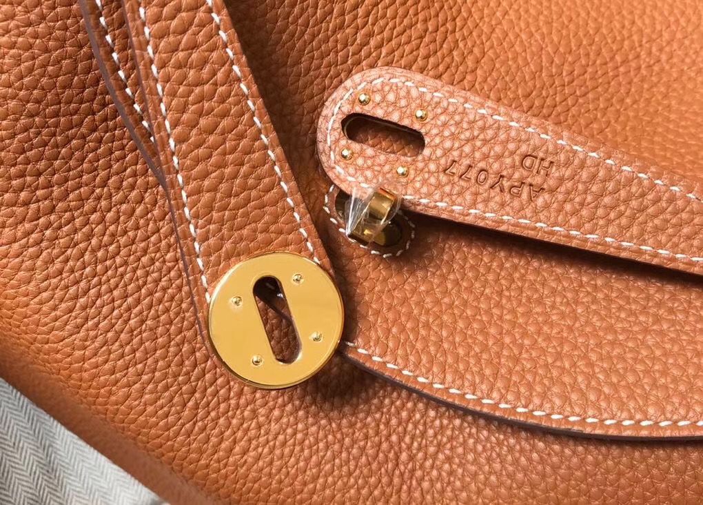 Hermes Lindy 26cm Bag In Gold Clemence Leather GHW - Image 6