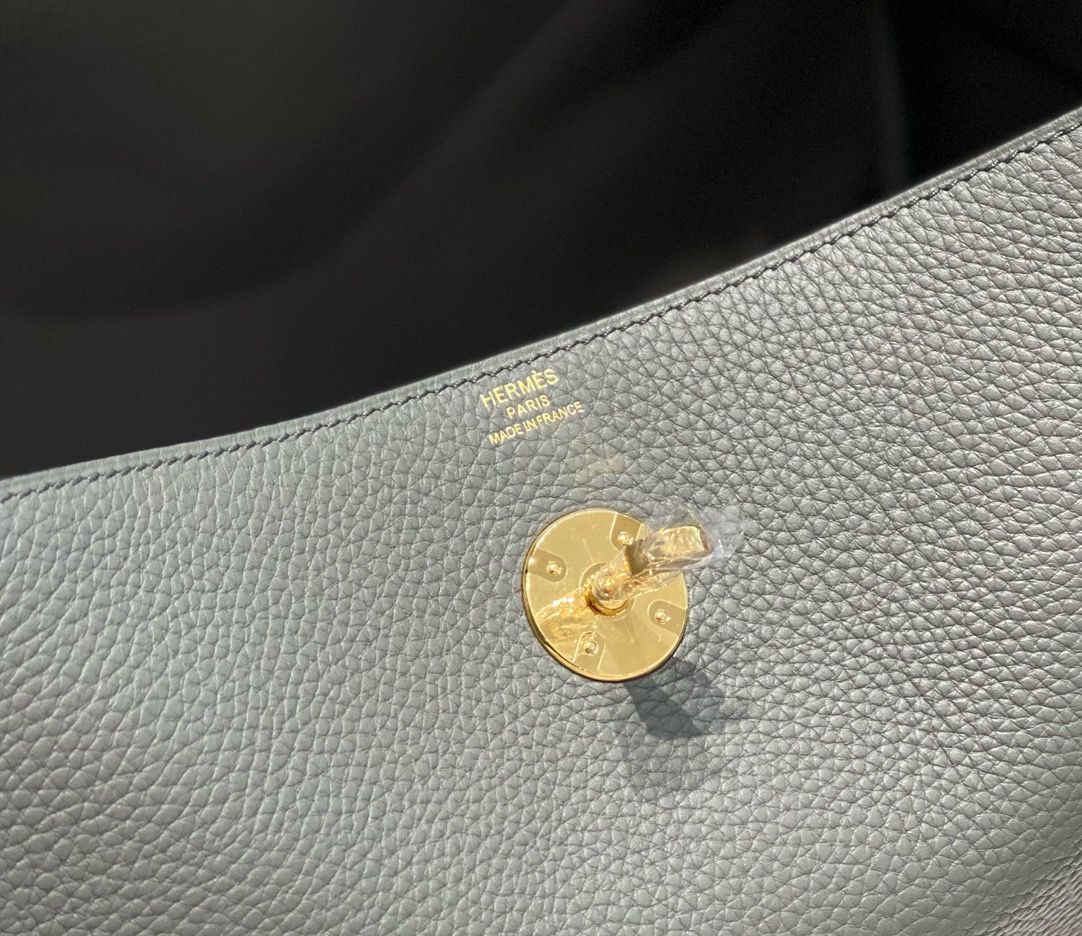 Hermes Lindy 30cm Bag In Gris Meyer Clemence Leather GHW - Image 8