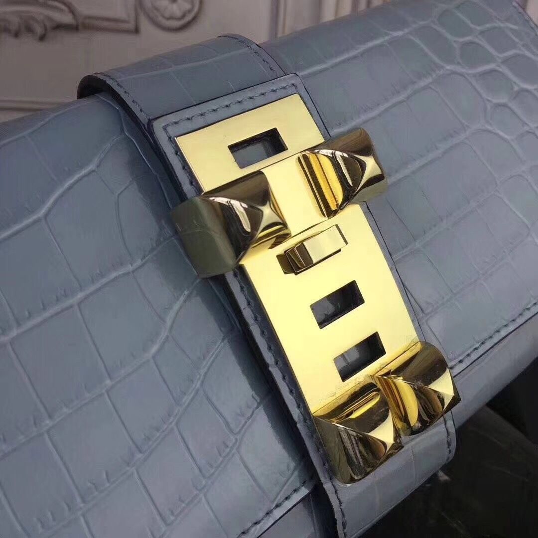 Hermes Medor Clutch Bag In Ciel Crocodile Leather - Image 5