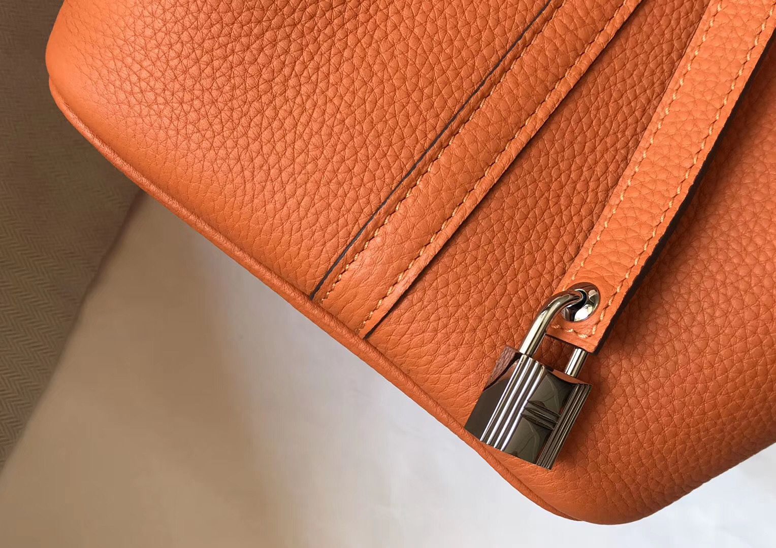 Hermes Picotin Lock 18 Bag In Orange Clemence Leather - Image 7