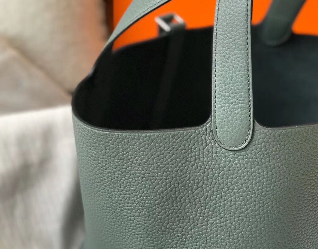 Hermes Picotin Lock 18 Bag In Vert Amande Clemence Leather - Image 8