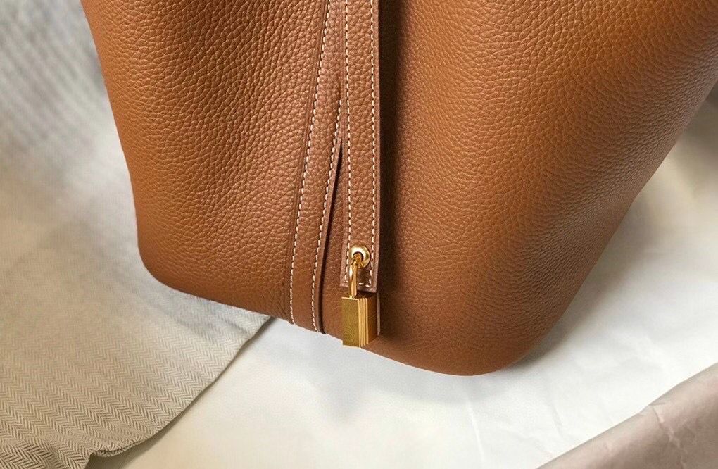 Hermes Picotin Lock 22 Bag In Gold Clemence Leather - Image 5