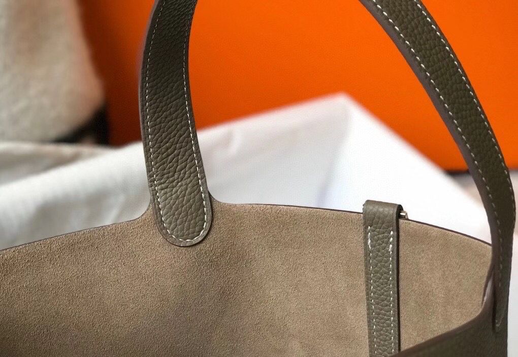 Hermes Picotin Lock 22 Bag In Taupe Clemence Leather - Image 8