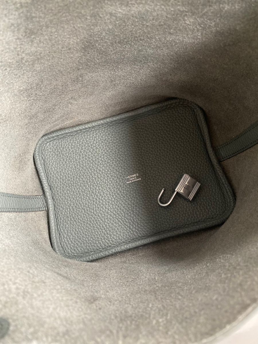 Hermes Picotin Lock 18 Handmade Bag in Vert Amande Clemence Leather - Image 7