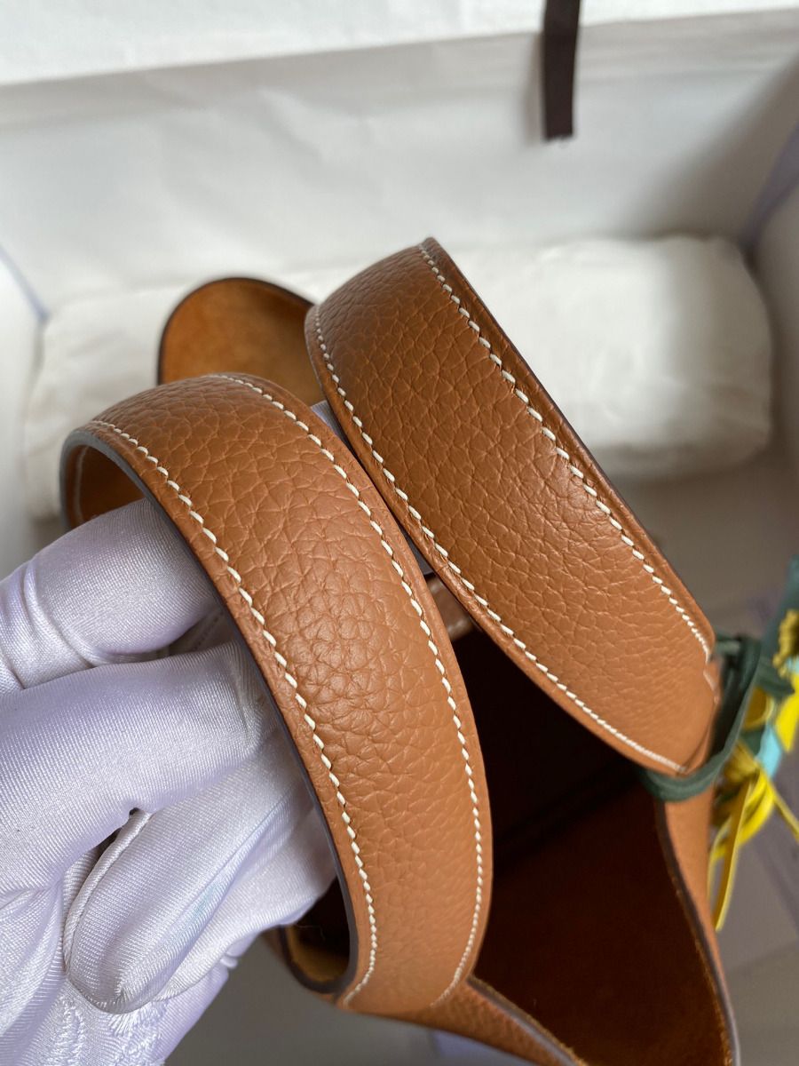 Hermes Picotin Lock 22 Handmade Bag in Gold Clemence Leather - Image 5