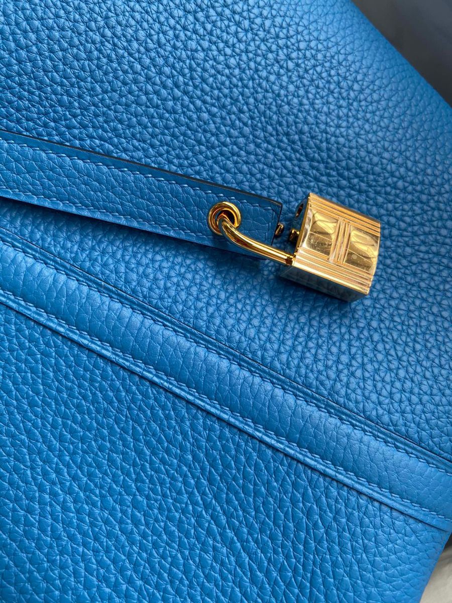 Hermes Picotin Lock 22 Handmade Bag in Mykonos Clemence Leather - Image 4