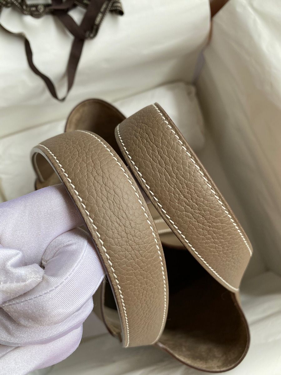 Hermes Picotin Lock 22 Handmade Bag in Taupe Clemence Leather - Image 6