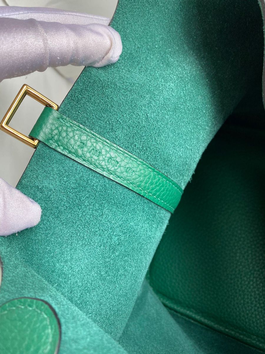 Hermes Picotin Lock 22 Handmade Bag in Vert Vertigo Clemence Leather - Image 8