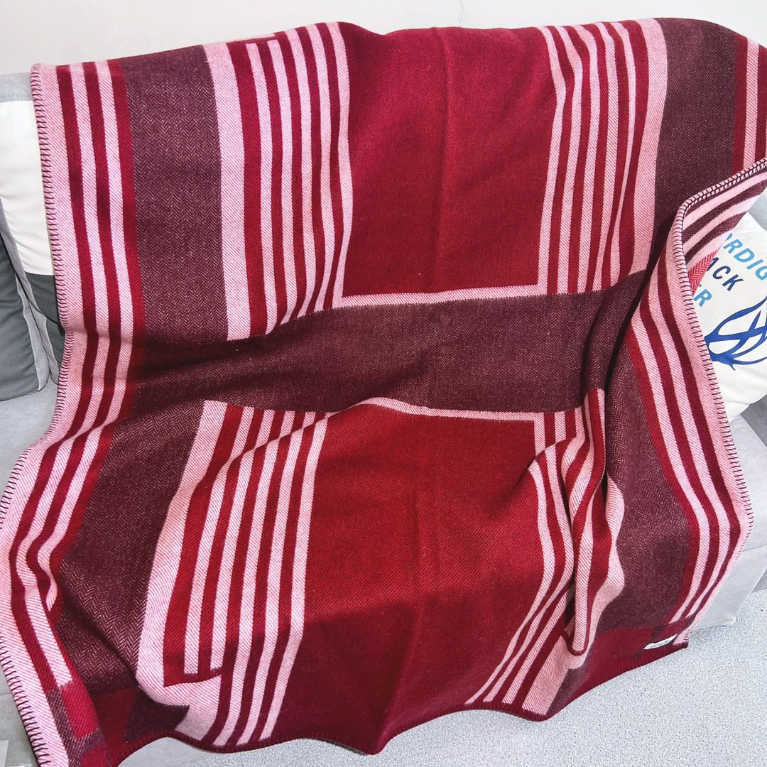 Hermes Ithaque Blanket in Bordeaux Wool and Cashmere - Image 7