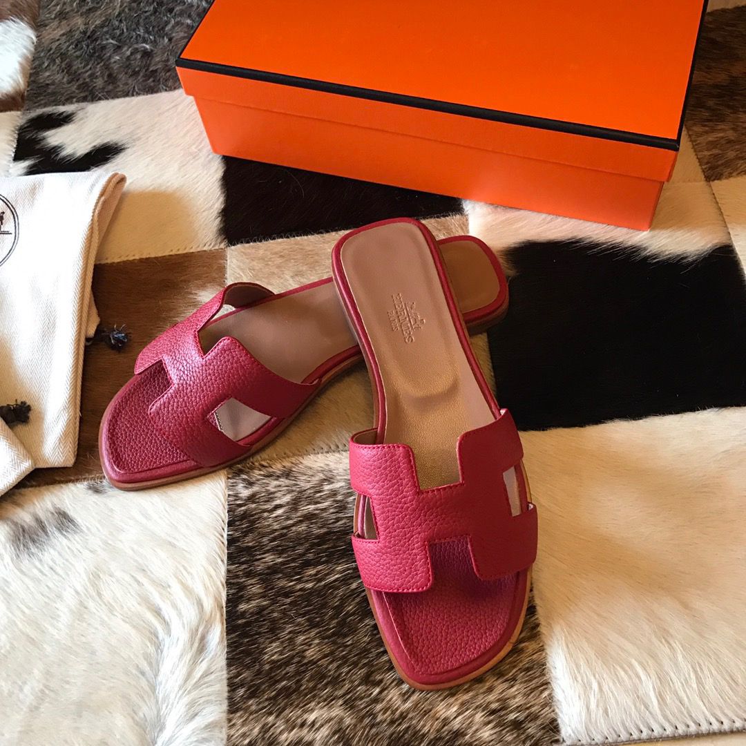 Hermes Oran Slide Sandals In Red Clemence Leather - Image 3