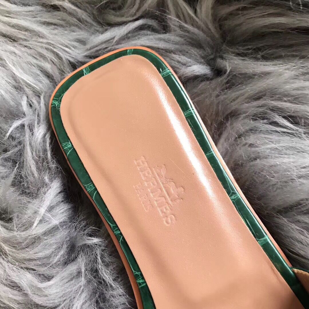 Hermes Oran Sandals In Green Shiny Niloticus Crocodile - Image 6