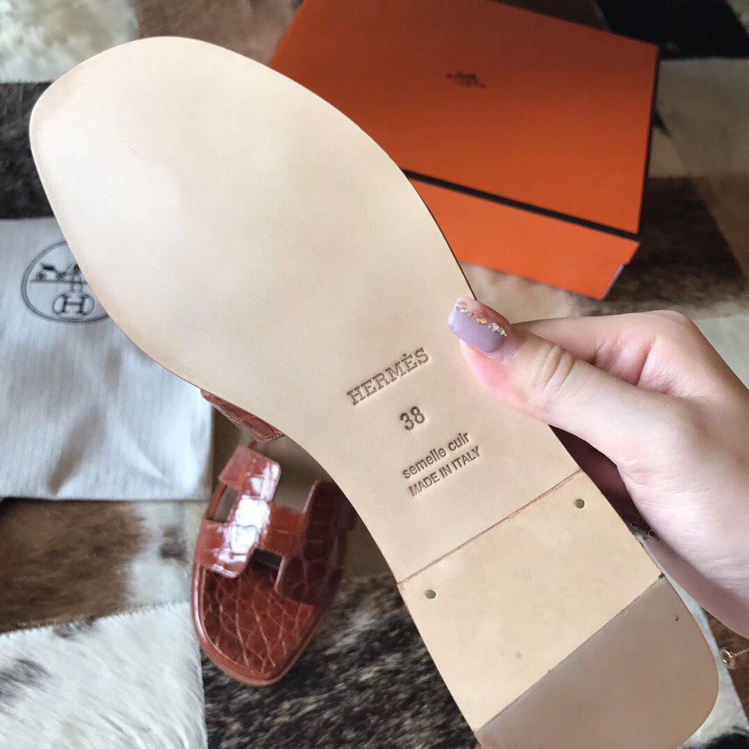 Hermes Oran Sandals In Orange Shiny Niloticus Crocodile - Image 6