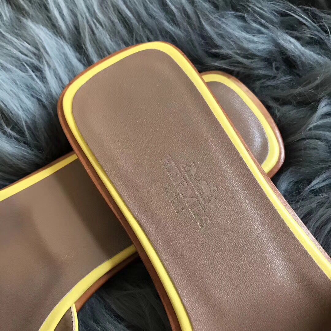 Hermes Oran Sandals In Yellow Swift Leather - Image 4