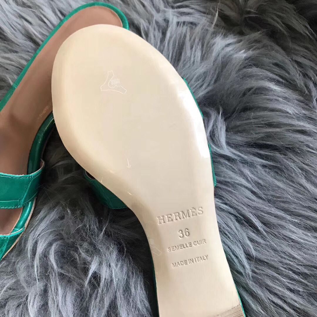 Hermes Oasis Sandals In Bamboo Shiny Niloticus Crocodile - Image 5