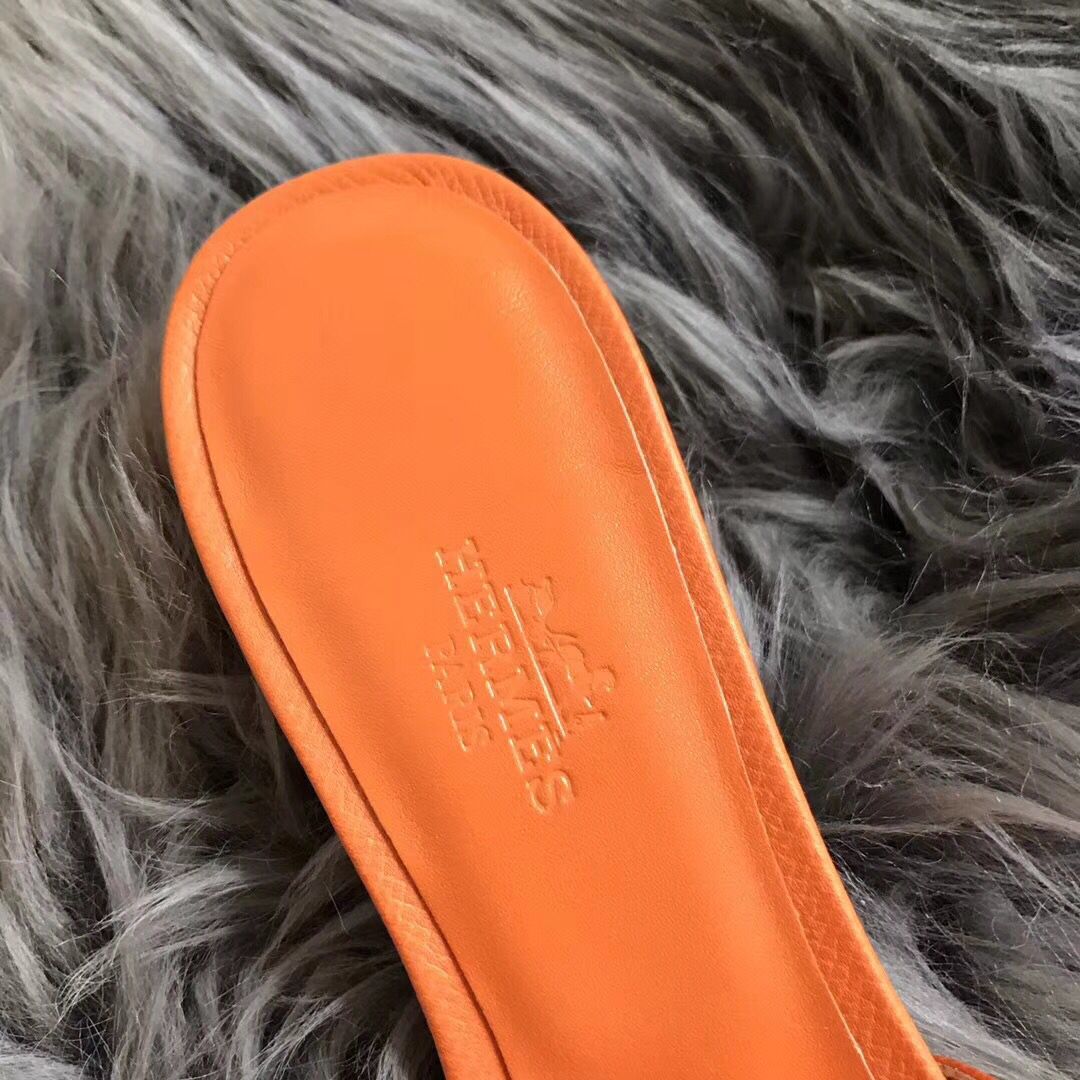 Hermes Oasis Sandals In Orange Epsom Leather - Image 3