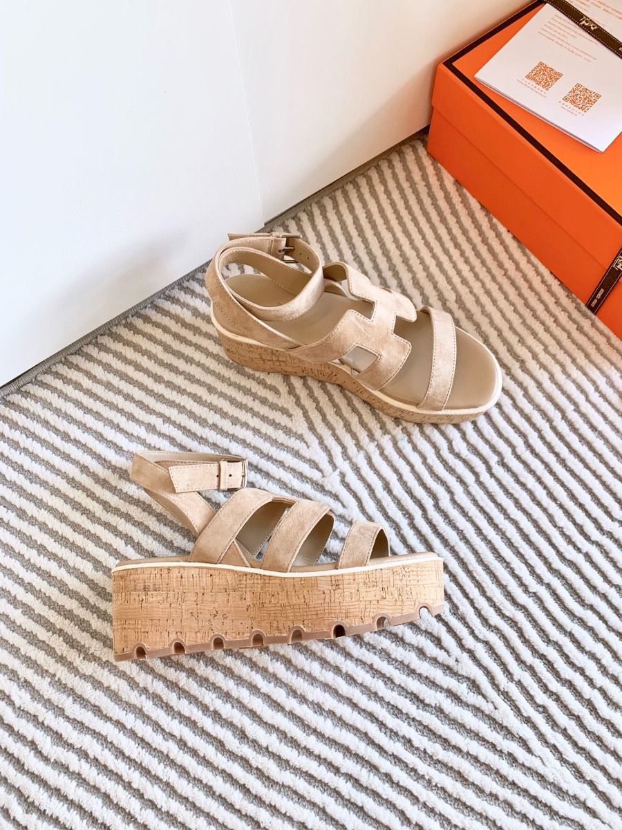 Hermes Havane 30 Sandals in Beige Suede Leather - Image 5