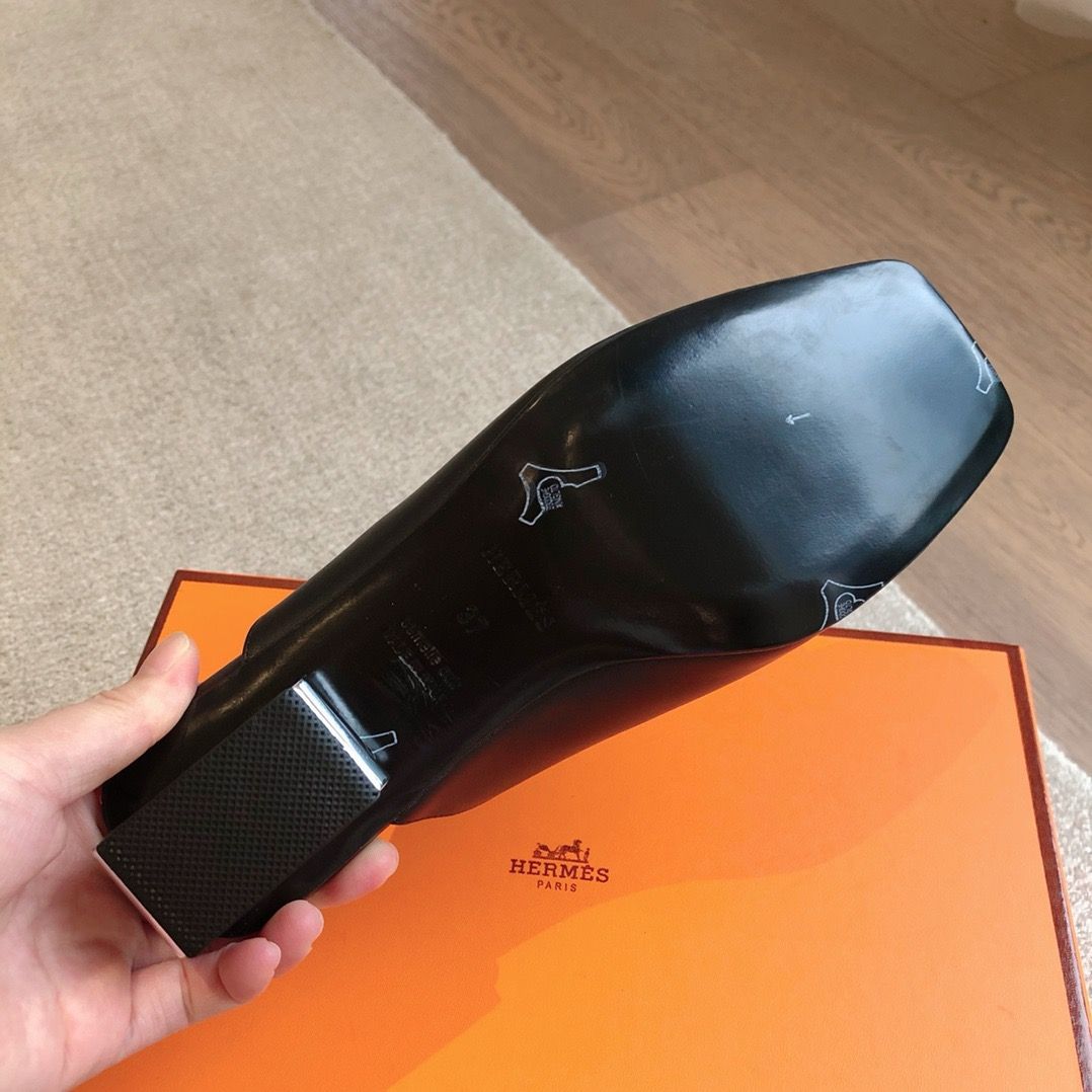 Hermes Women's Idole Sandals in White Leather - Image 10