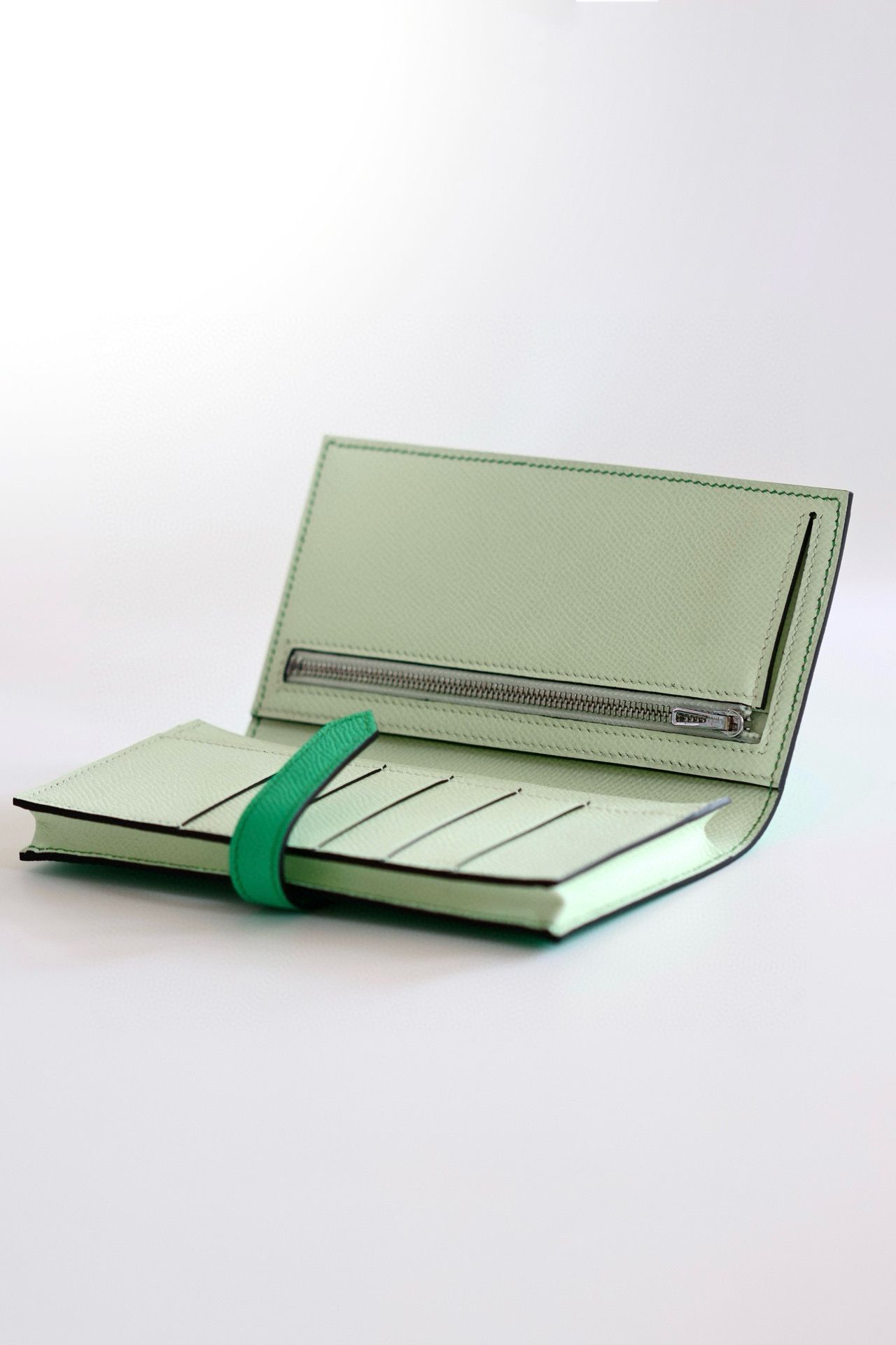 Hermes Bearn Verso Long Wallet in Vert Comics Epsom Calfskin - Image 6